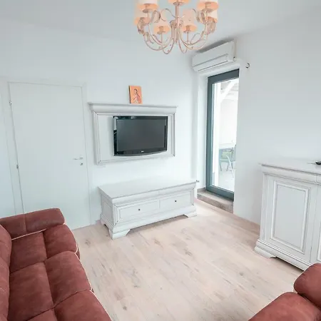 아파트 Aio Boutique Apartments‎