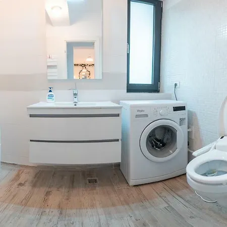 아파트 Aio Boutique Apartments‎ *